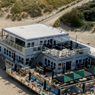 Exploitatie strandpaviljoen ter overname aangeboden.