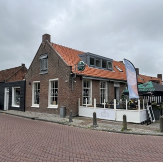 Te Koop Horecapand met woning en appartementen in Kerkwerve Zeeland