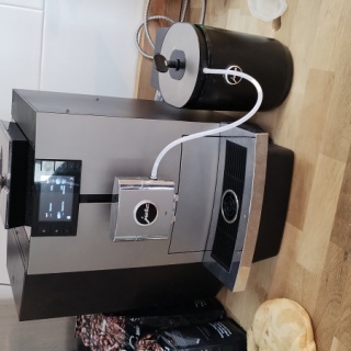 Volautomatische koffie apparaat Jura X10 met melkcooler